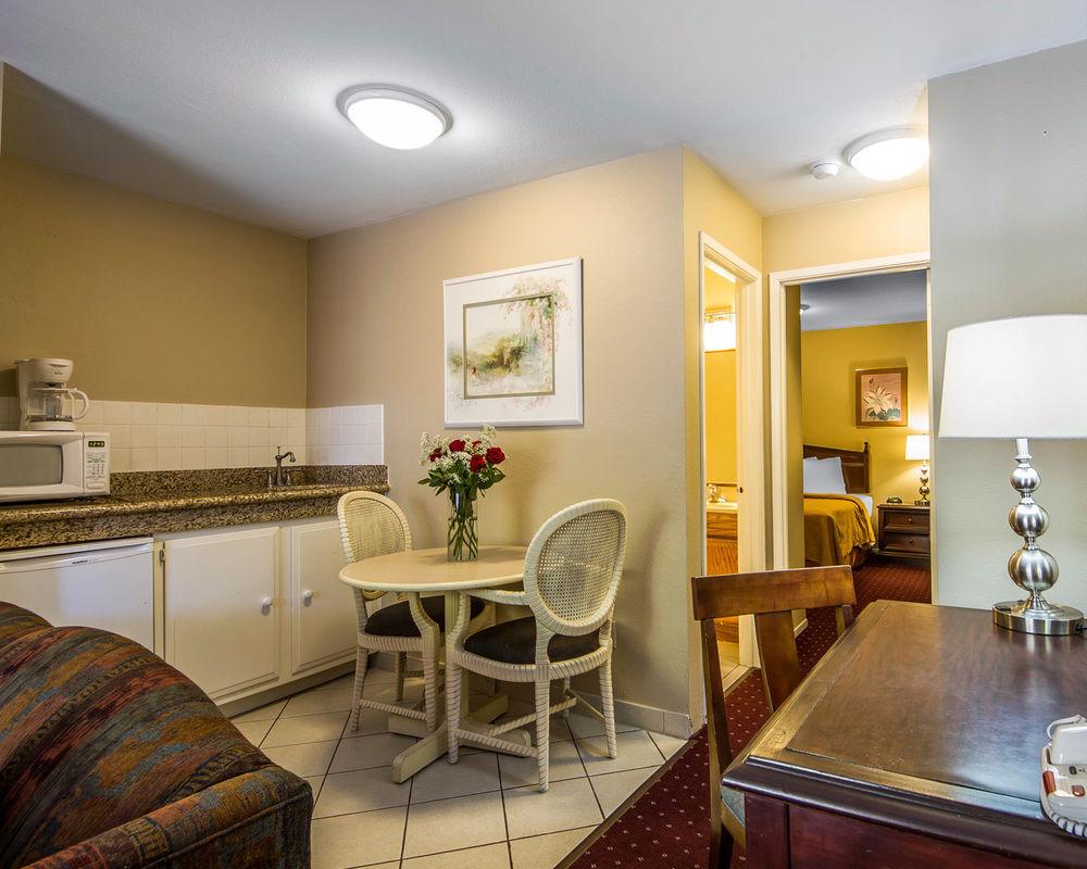 Scottish Fairway Inn Monterey Zewnętrze zdjęcie