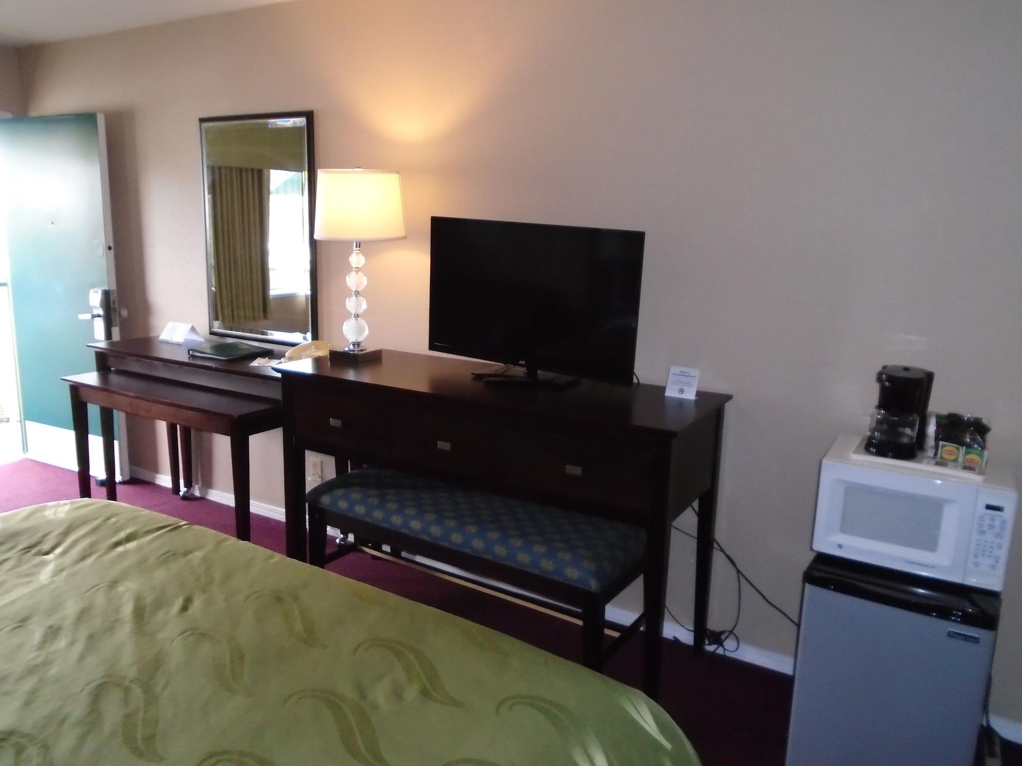 Scottish Fairway Inn Monterey Zewnętrze zdjęcie