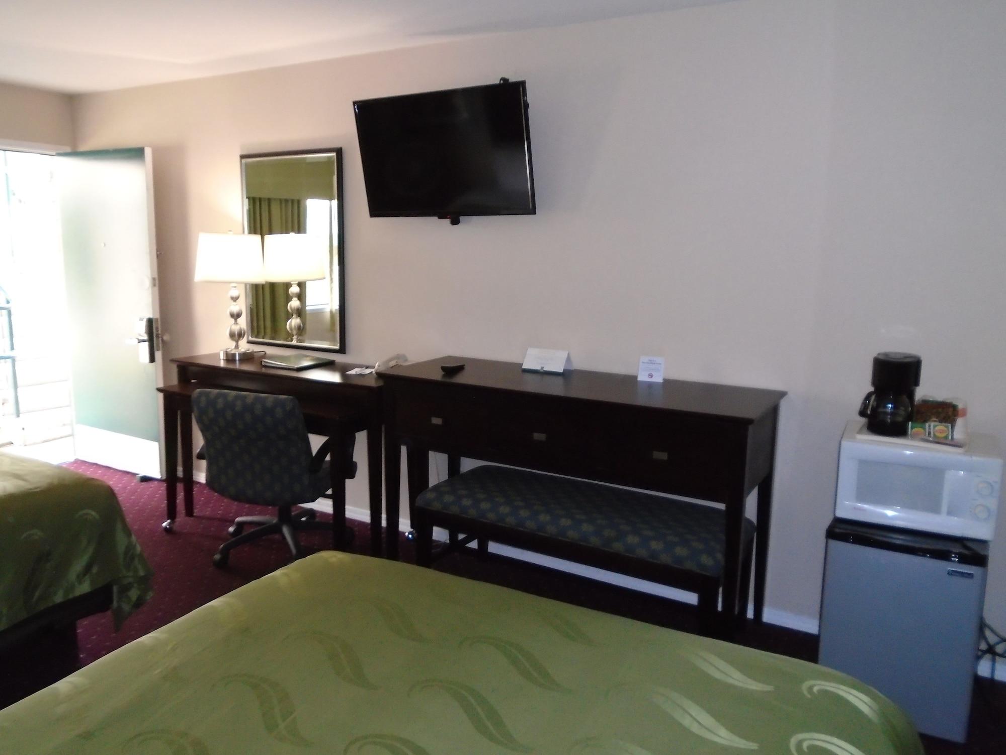 Scottish Fairway Inn Monterey Zewnętrze zdjęcie