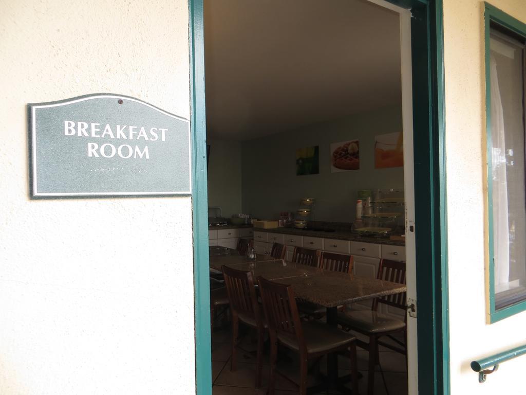 Scottish Fairway Inn Monterey Zewnętrze zdjęcie