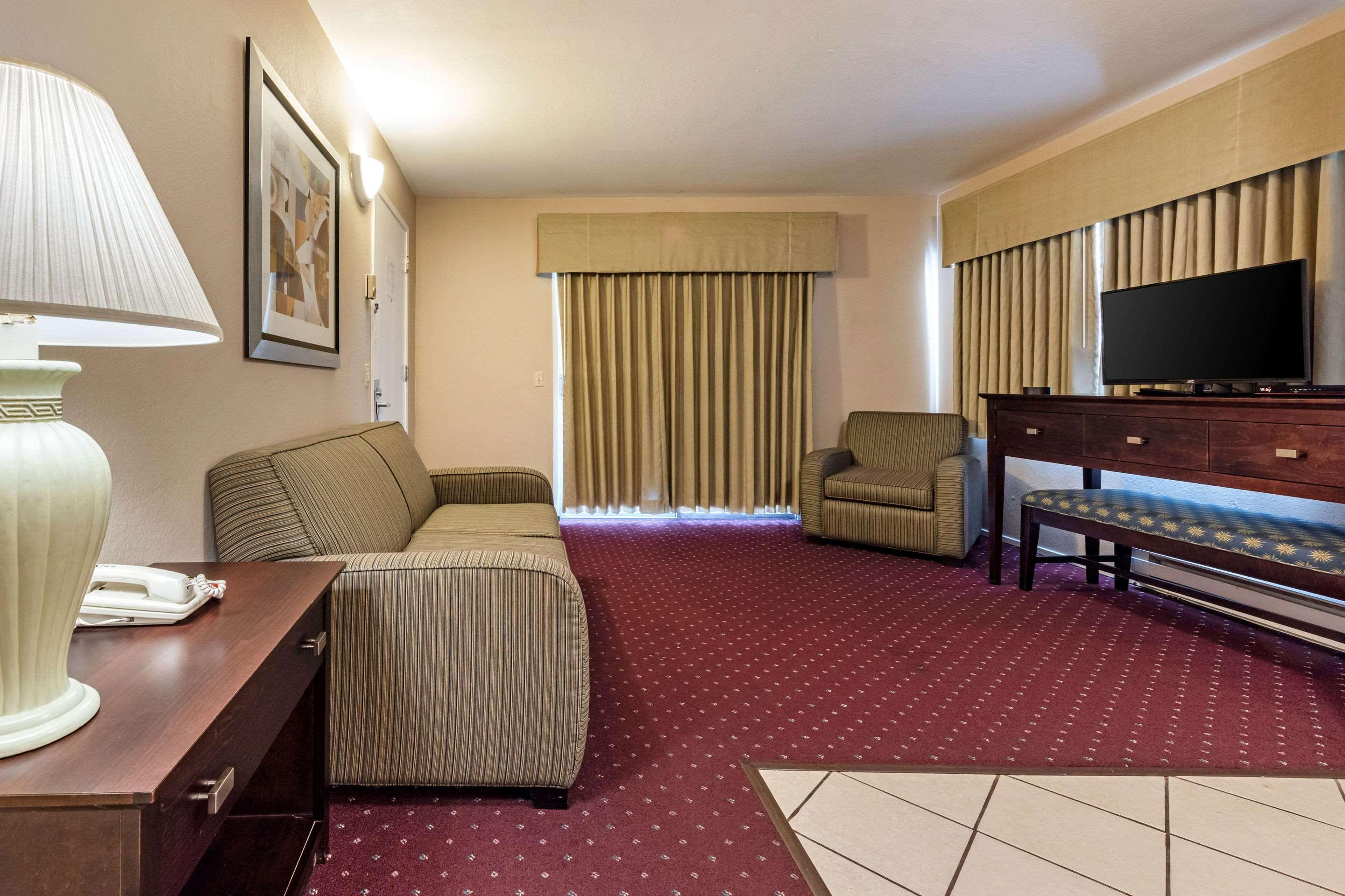 Scottish Fairway Inn Monterey Zewnętrze zdjęcie
