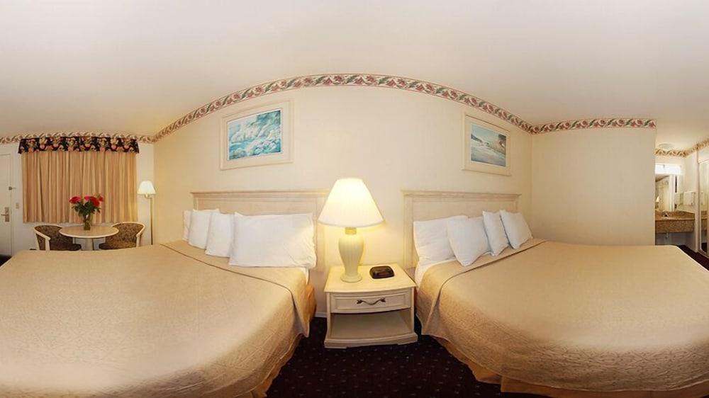 Scottish Fairway Inn Monterey Zewnętrze zdjęcie