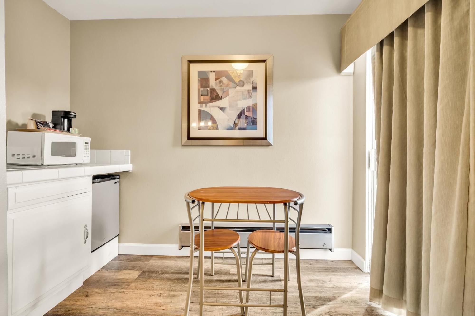 Scottish Fairway Inn Monterey Zewnętrze zdjęcie