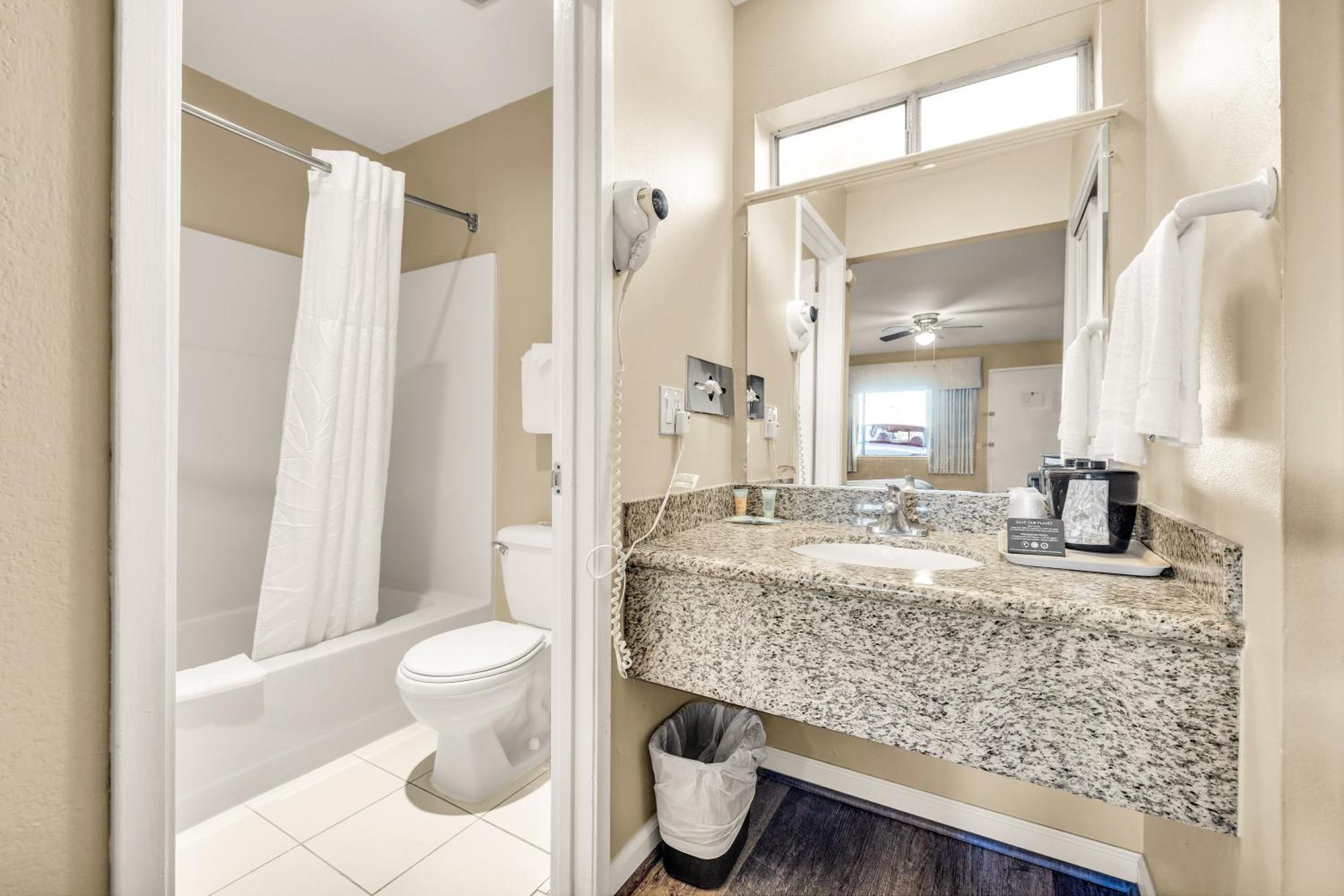 Scottish Fairway Inn Monterey Zewnętrze zdjęcie