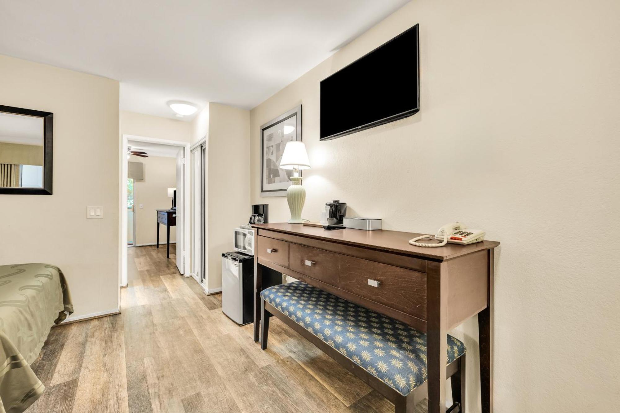 Scottish Fairway Inn Monterey Zewnętrze zdjęcie