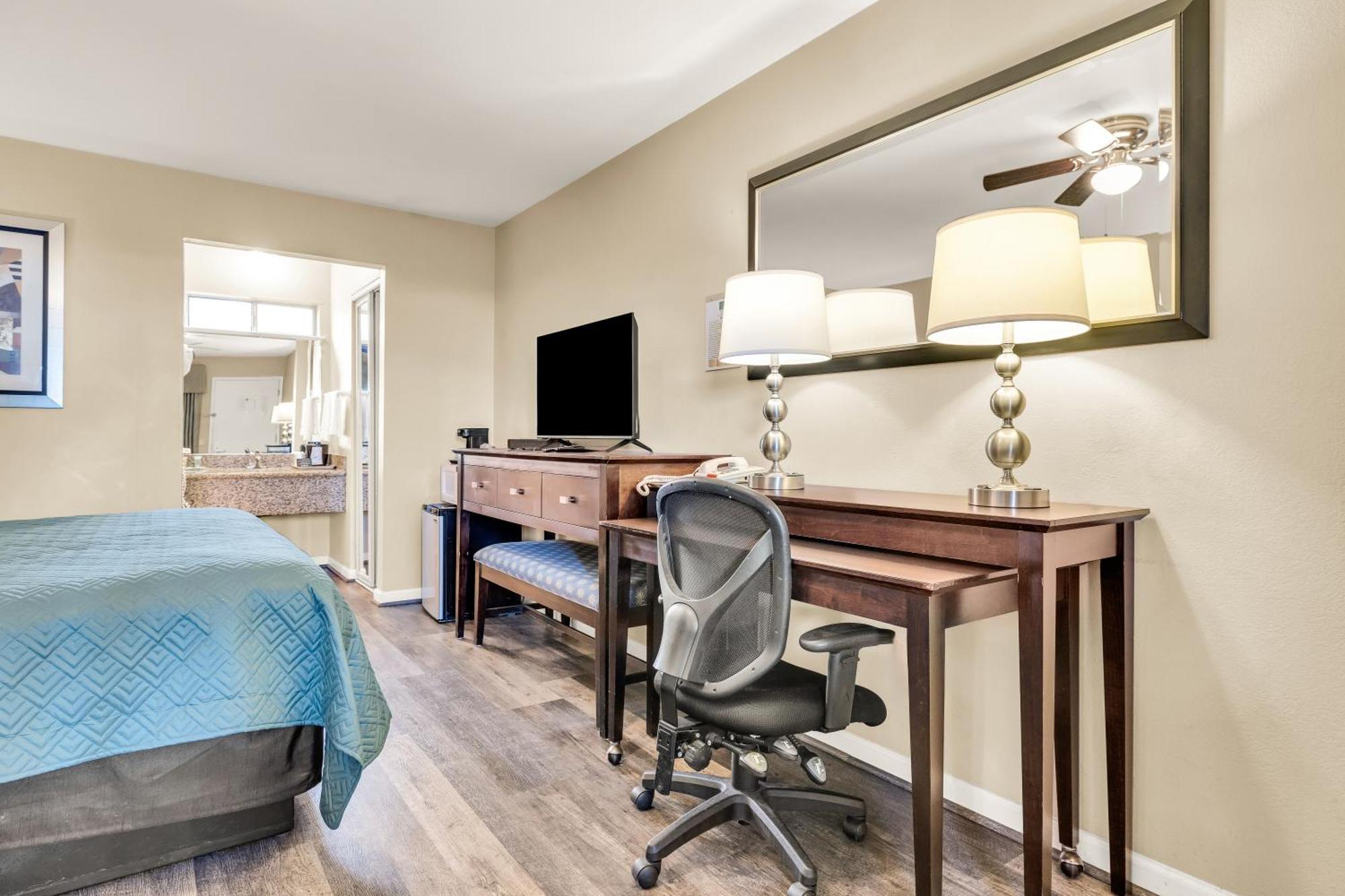 Scottish Fairway Inn Monterey Zewnętrze zdjęcie